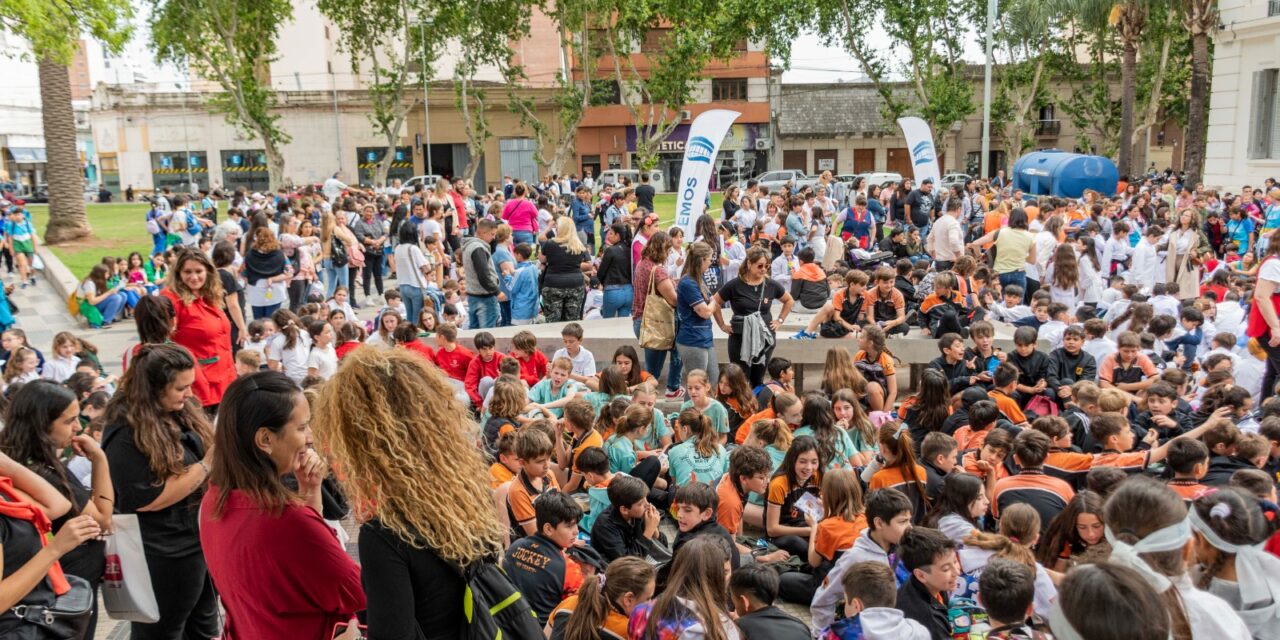 Río Cuarto: Más de mil niños y niñas le cantaron el feliz cumpleaños a la ciudad