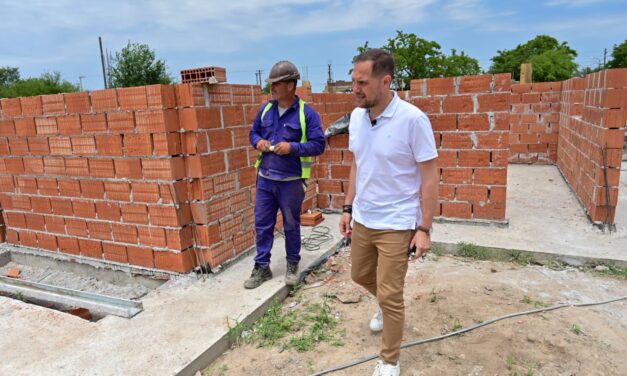Villa María: Avanzan la construcción de 300 viviendas en barrio Las Playas