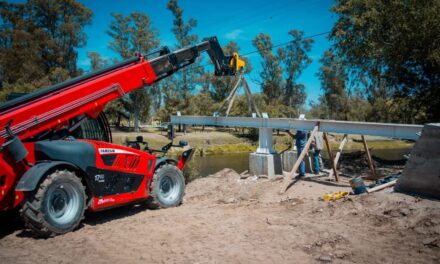 Río Tercero: avanza la construcción de la nueva pasarela del balneario municipal