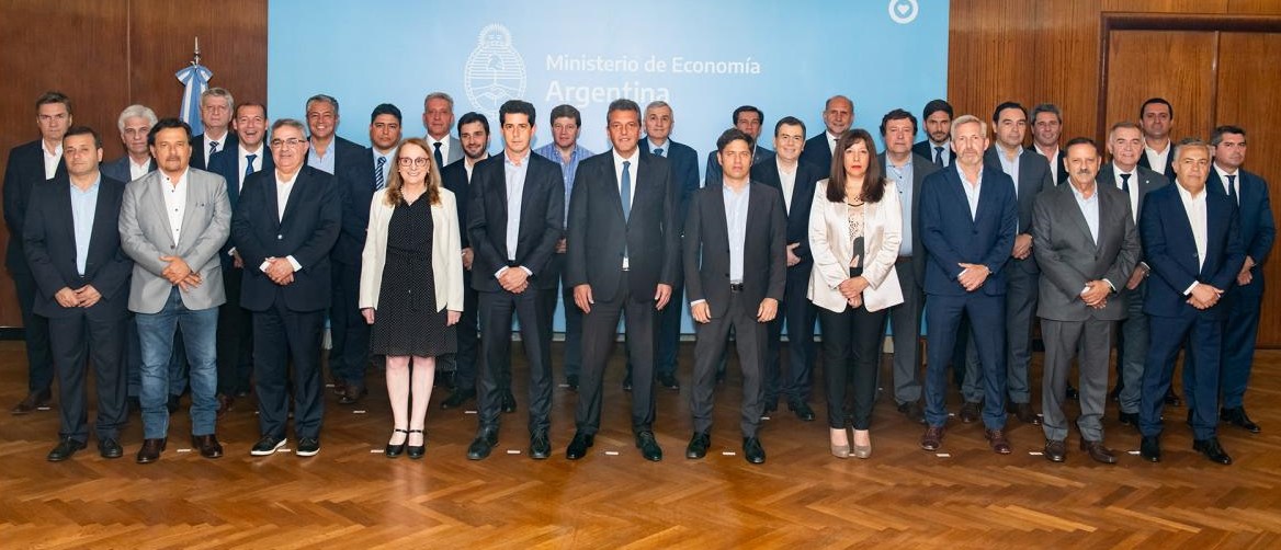 Massa garantizó los fondos a las provincias para el pago de sueldos y aguinaldos