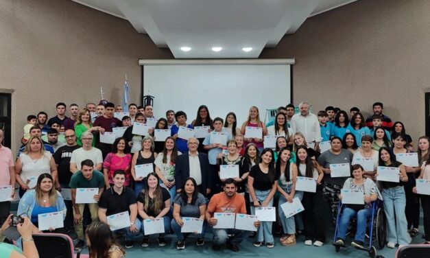 Huinca Renancó: realizaron la entrega de certificados de la Universidad Popular