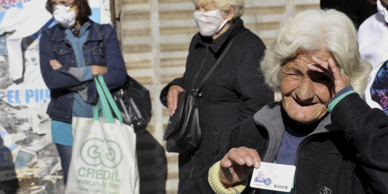 Jubilación mínima: el Gobierno oficializó refuerzo de $55.000 en diciembre