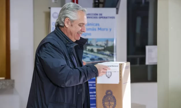Fernández destacó que es un día importante de la democracia y pidió «que todo sea en paz y en orden»