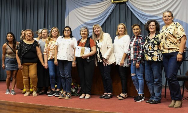 UNRC: Se entregaron los certificados 2023 de la Universidad Barrial