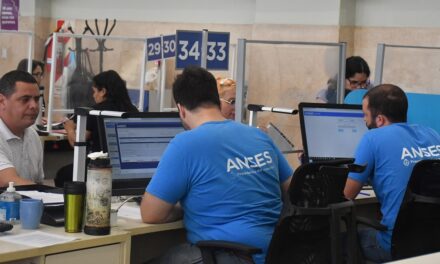 Despidos: el Gobierno dio de baja a unos 7.000 empleados públicos del Estado