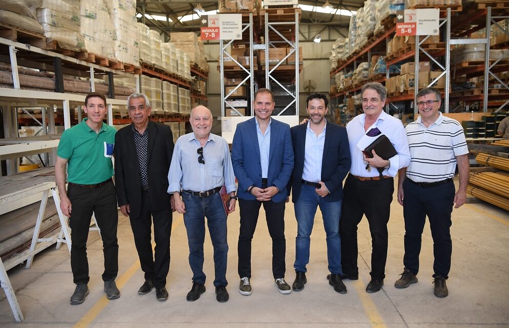 Gill visitó Cooperativa Horizonte, referente en construcción de viviendas