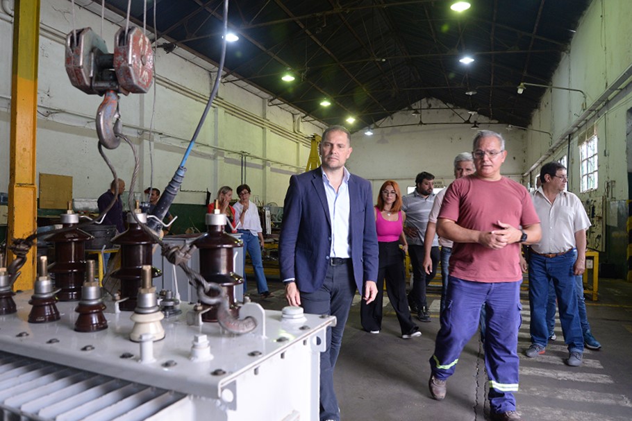 Martín Gill recorrió cooperativas en Villa de Soto