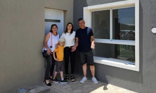 Buchardo: Se entregaron cuatro viviendas del Plan “Habitar Buchardo”