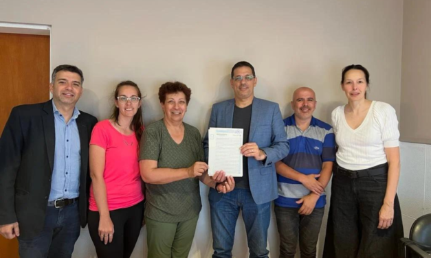 Villa Nueva: Entrega de escrituras a Bomberos Voluntarios