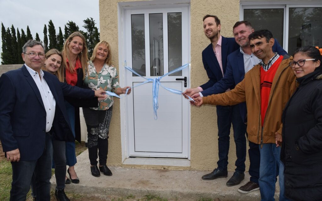 Bulnes: cuatro familias accedieron a la casa propia