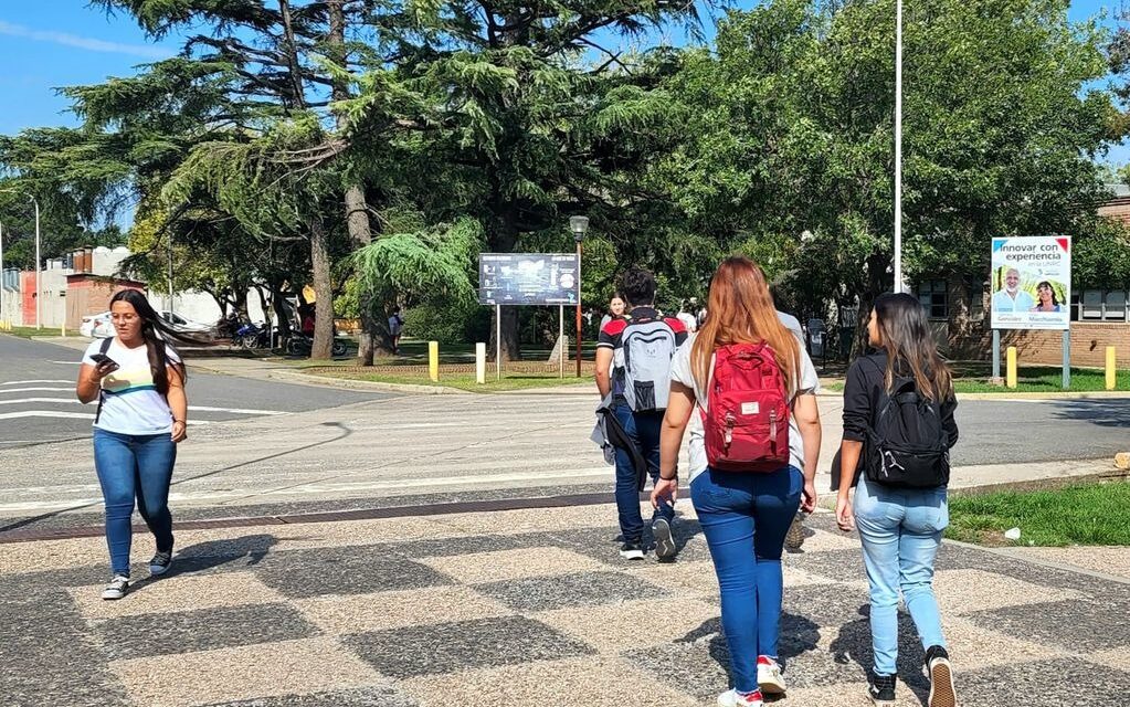 UNRC: ya están habilitadas las inscripciones a las becas 2024 para los ingresantes