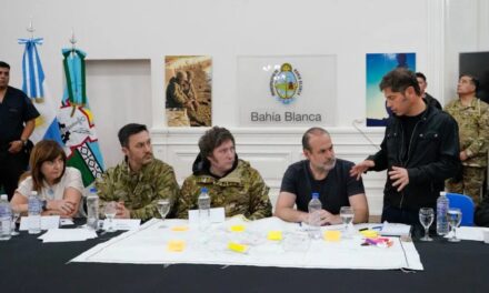 Milei recorrió Bahía Blanca junto a varios ministros