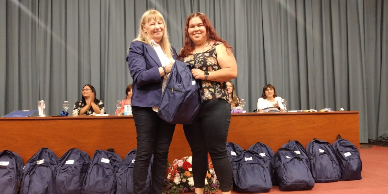 UNRC: Estudiantes de Enfermería recibieron equipamiento del Programa Nacional de Formación en Enfermería