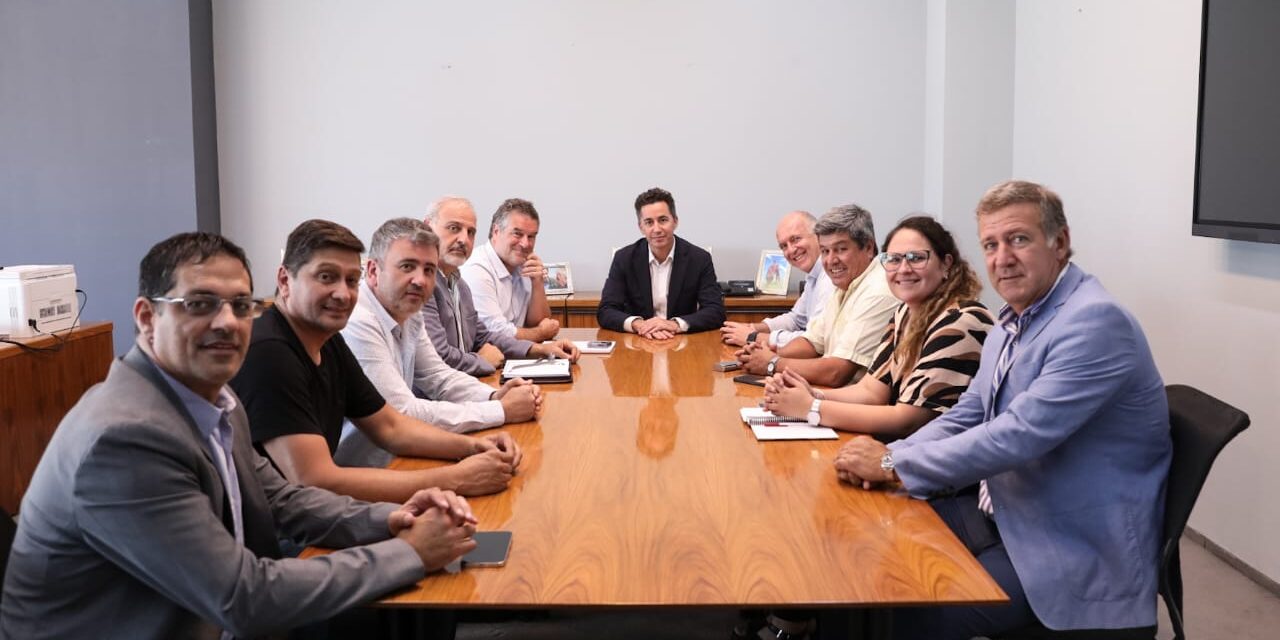 Manuel Calvo recibió a las autoridades del Foro de Intendentes Radicales