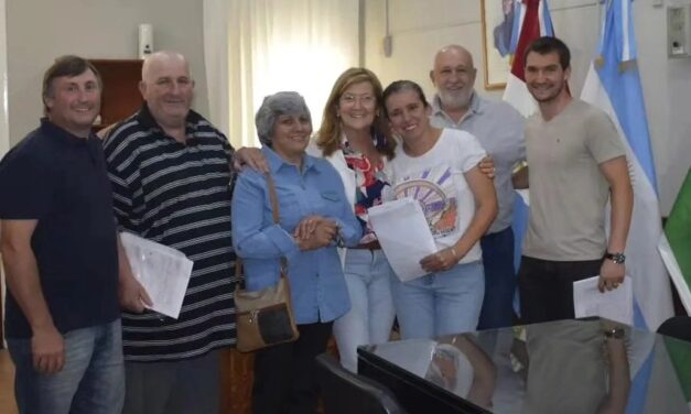 Coronel Moldes: se entregaron tres nuevas viviendas