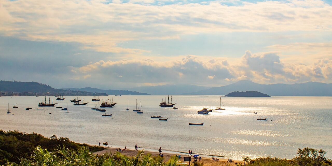 Las olas y el viento: Mar del Plata, Buenos Aires y Florianópolis entre los destinos más buscados para el verano