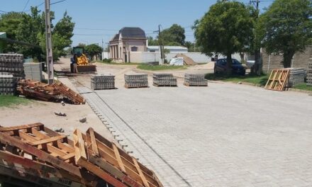 Italó: avanza la obra de adoquinado en calle Córdoba