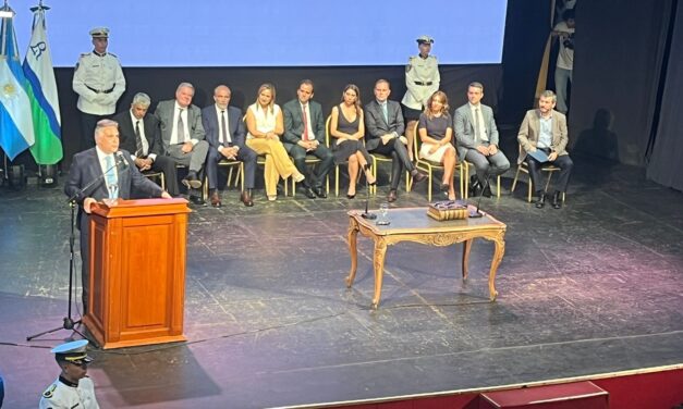Martín Llaryora tomó juramento a ministros de su gabinete en Río Cuarto