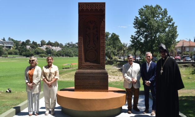 Villa Carlos Paz: Se inauguró la Cruz de Piedra de la Comunidad Armenia