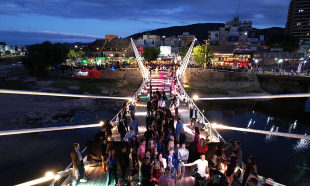 Villa Carlos Paz inauguró la temporada en el Puente Centenario