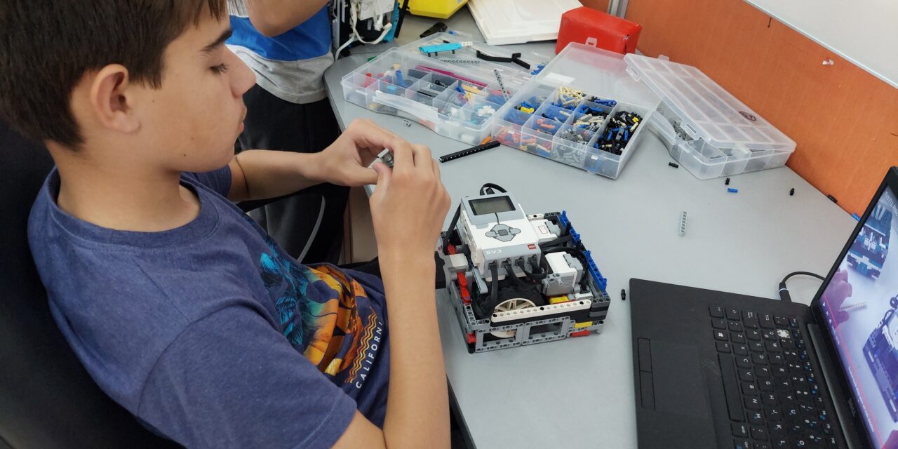 Jovita: La escuela de Robótica fue premiada por la fundación Micro-Bit