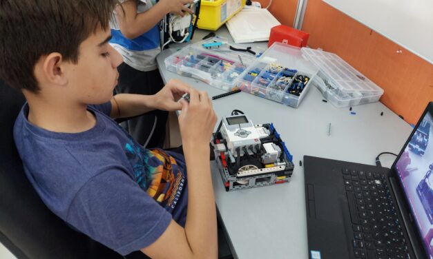 Jovita: La escuela de Robótica fue premiada por la fundación Micro-Bit