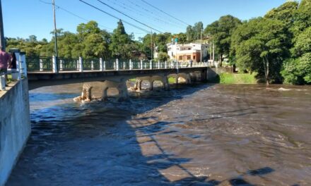 Alpa Corral: importante crecida del río Barrancas