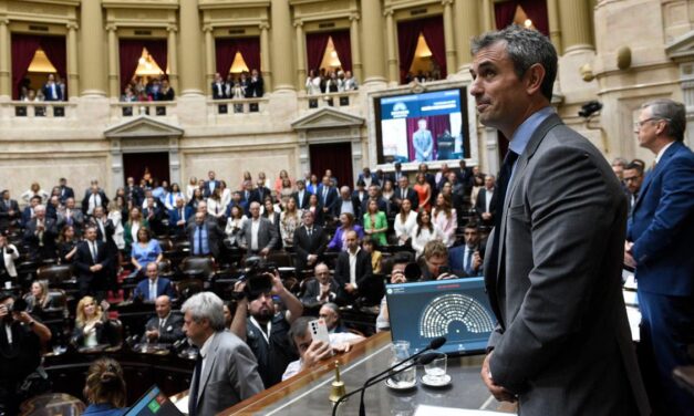 El oficialismo busca sancionar el jueves la «ley ómnibus» con los puntos económicos intactos