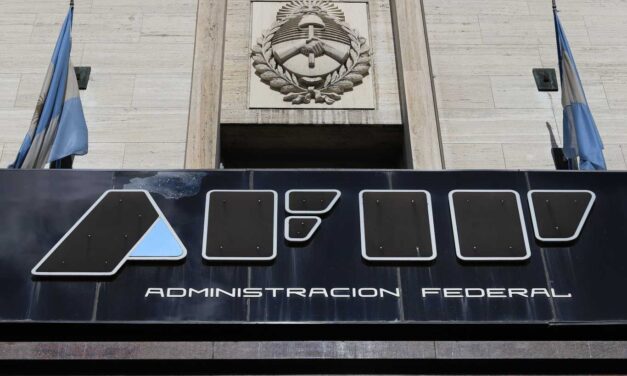 La recaudación impositiva creció 115,1% durante 2023 a casi 43 billones de pesos