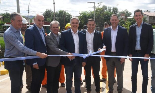 Llaryora inauguró el puente que une Villa Cura Brochero y Mina Clavero