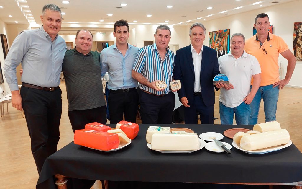 Llaryora se reunió con empresarios queseros de Córdoba y Brasil