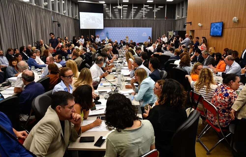 Continúa el debate de la «ley ómnibus» en el plenario de comisiones de Diputados