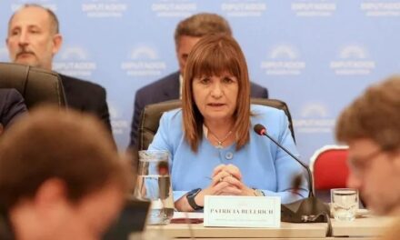 Retiran el artículo que obligaba a pedir permiso para reuniones de 3 o más personas