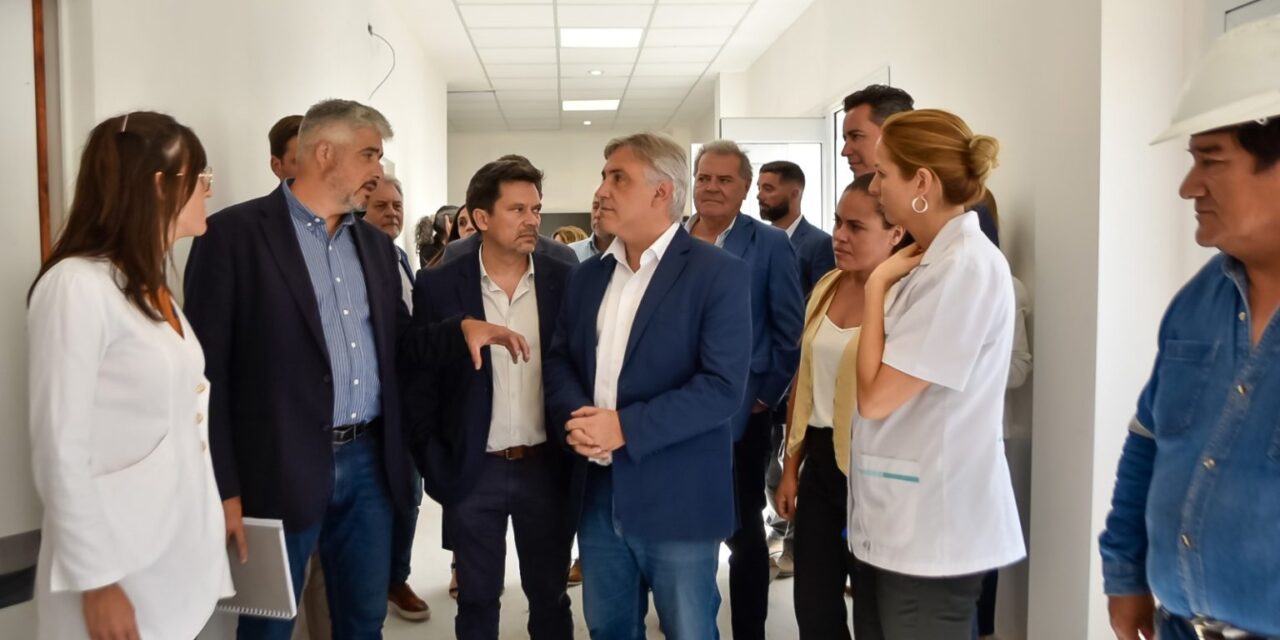 Huinca Renancó: Llaryora recorrió las obras del hospital René Favaloro