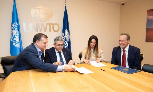 En la previa a Fitur, Darío Capitani firmó un acuerdo intención con la OMT