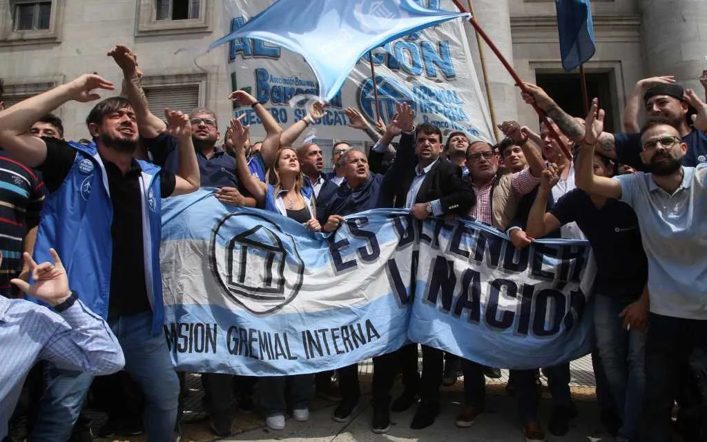 La Justicia suspendió el capítulo laboral del DNU a partir de una cautelar de La Bancaria