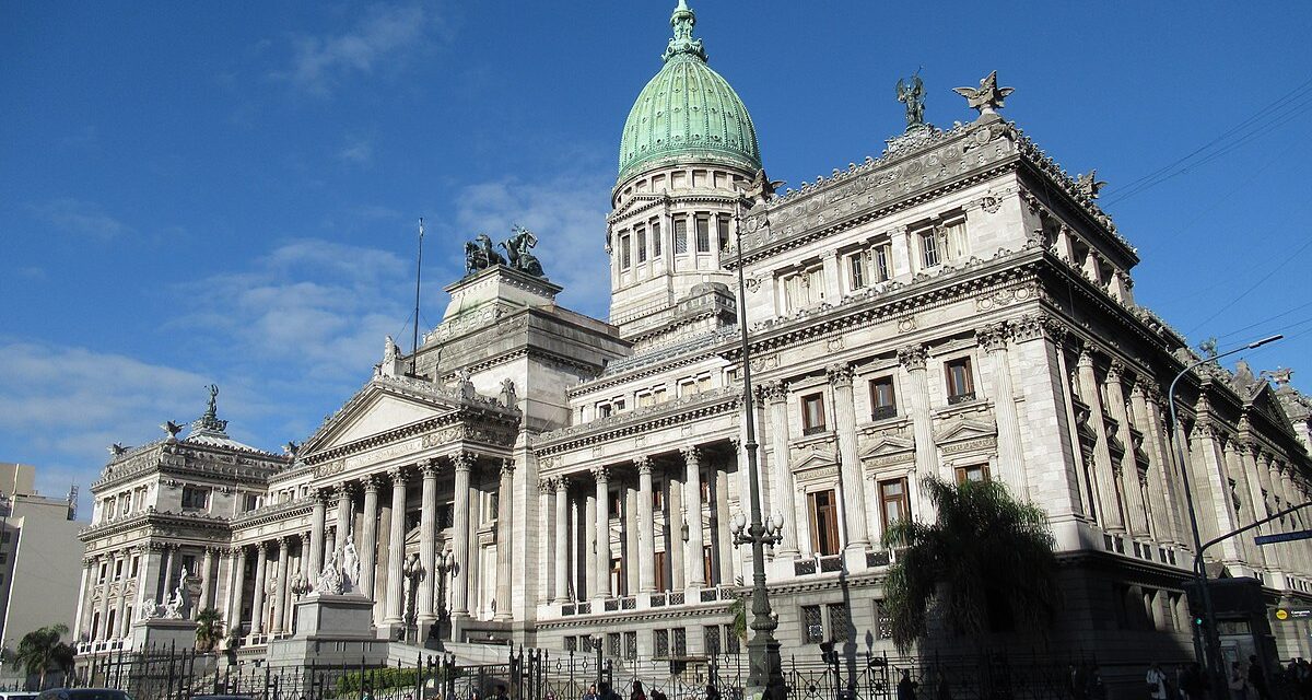 El Gobierno espera que este jueves Diputados apruebe por fin la Ley Bases y el paquete fiscal