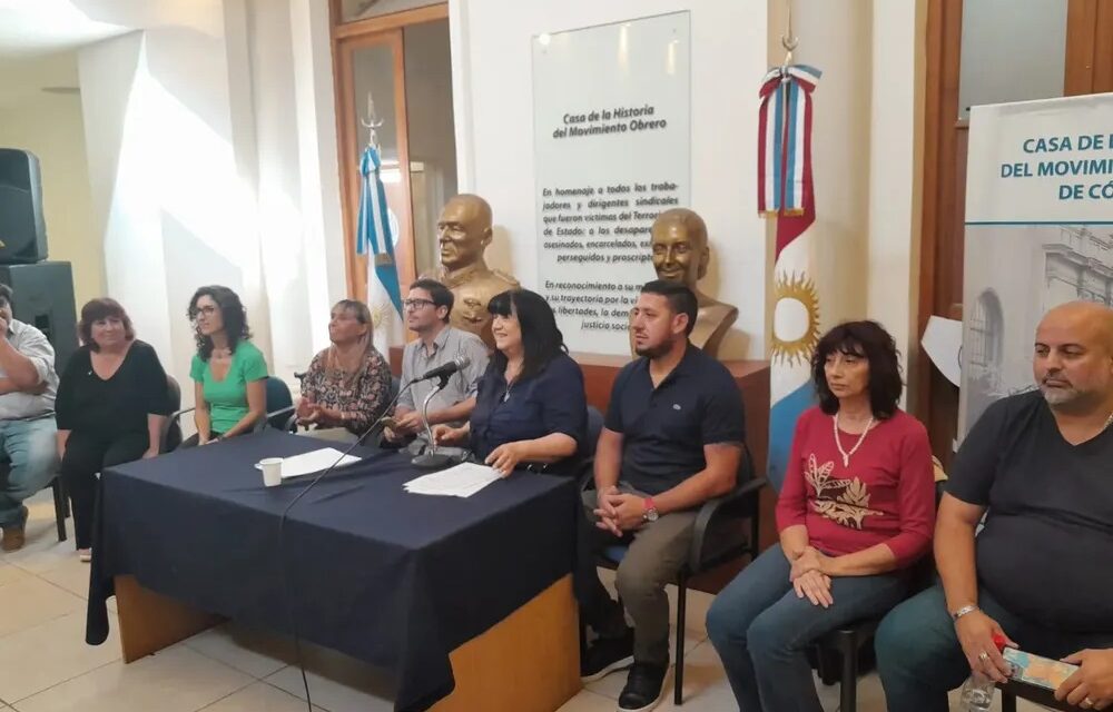 Un plenario convocado por la CGT y las dos CTA definió la modalidad del paro del 24