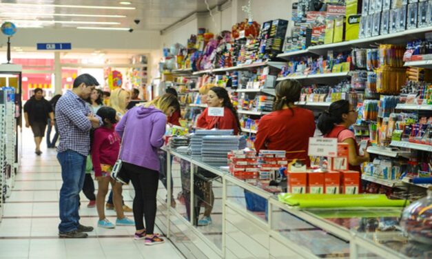 El gremio de comercio cerró la paritaria mensual y el básico asciende a $573 mil en enero