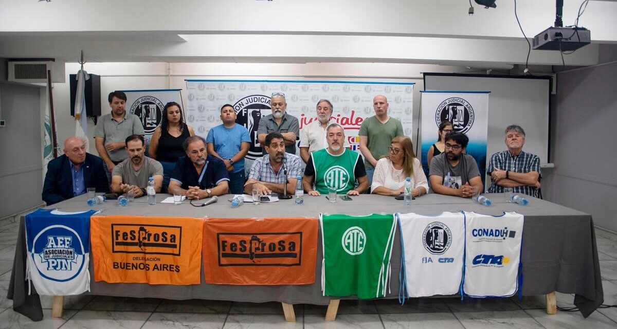 Gremios estatales anunciaron una jornada nacional de lucha «en defensa del empleo público»