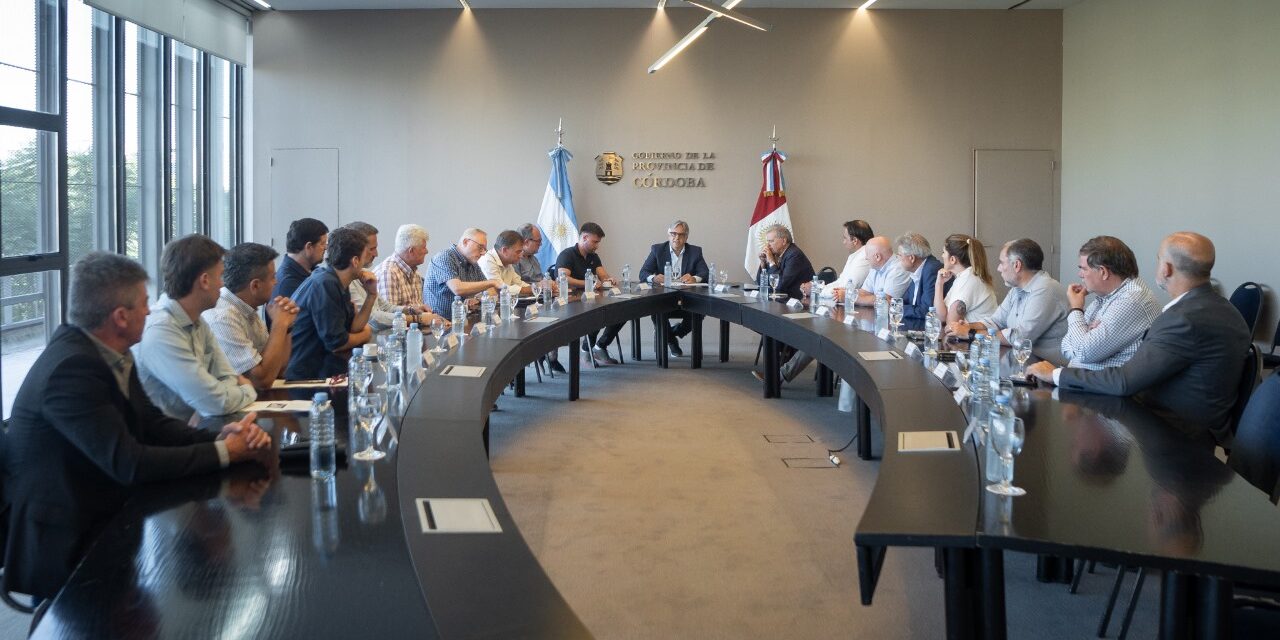 Llaryora se reunió con representantes de la ganadería