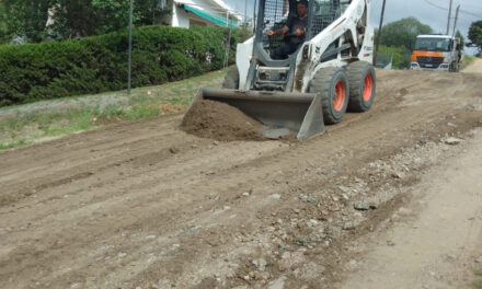 Villa Carlos Paz: continúa la reparación y mantenimiento de calles de tierra