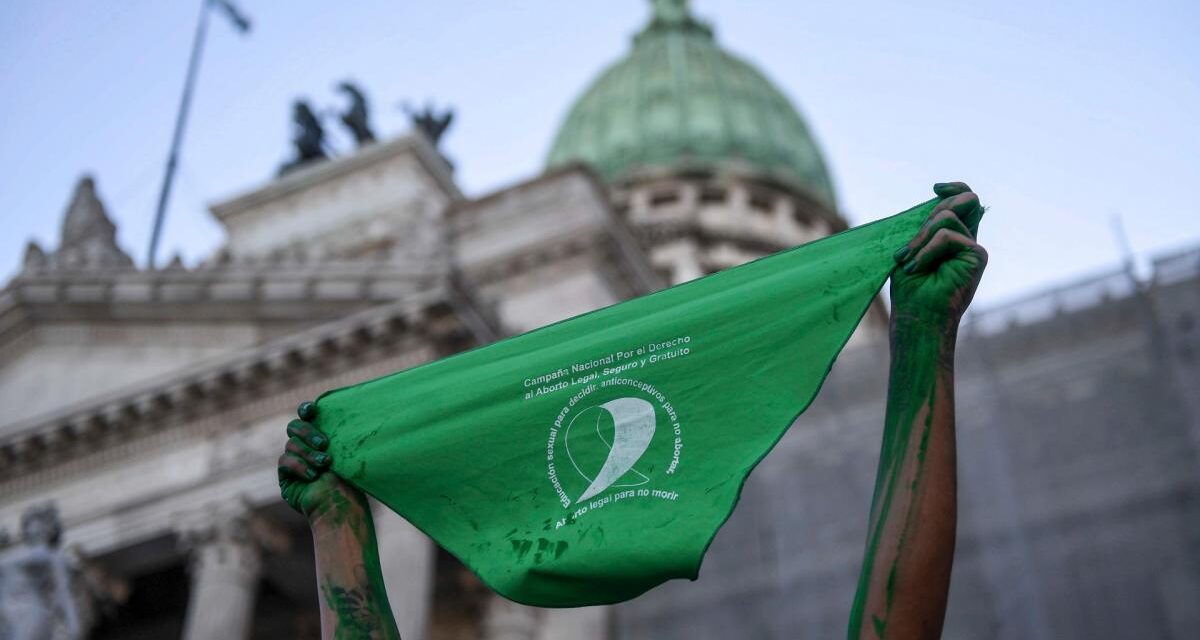Diputados de La Libertad Avanza presentaron un proyecto para derogar la ley IVE