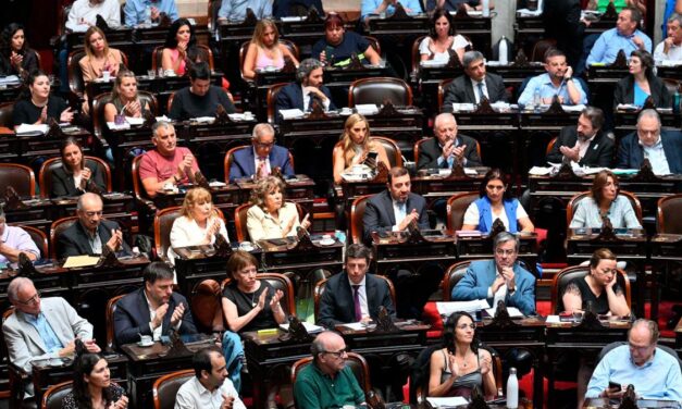 Con acusaciones cruzadas, sigue el tratamiento de la ley «Bases» en el Congreso
