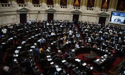 LLA propone acortar la lista de empresas públicas a privatizar en el debate de la ley «Bases»