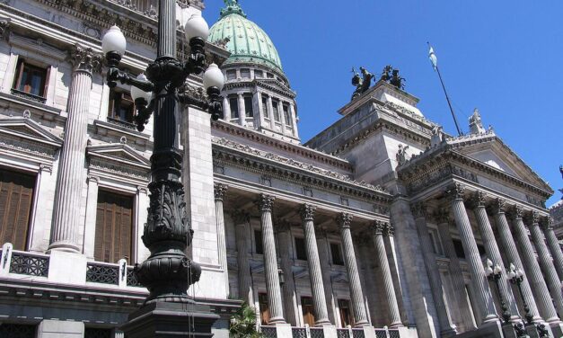 Se reúne la Bicameral y fijará un esquema para analizar el DNU 70/2023