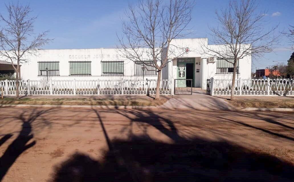 Se realiza la refacción y mantenimiento de centros educativos en Tosquita