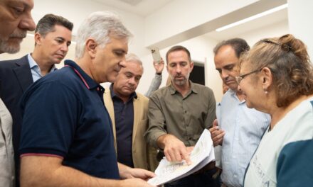 Junto a Llamosas y De Rivas, Llaryora anunció $ 100 millones para obras en la Maternidad