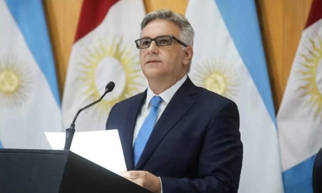 Llaryora se despegó del Gobierno nacional tras la derrota del oficialismo en Buenos Aires