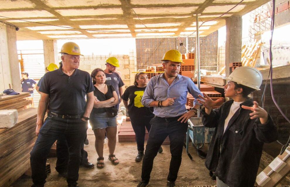 Córdoba y Villa Allende: Martín Gill recorrió cooperativas textiles y de la construcción